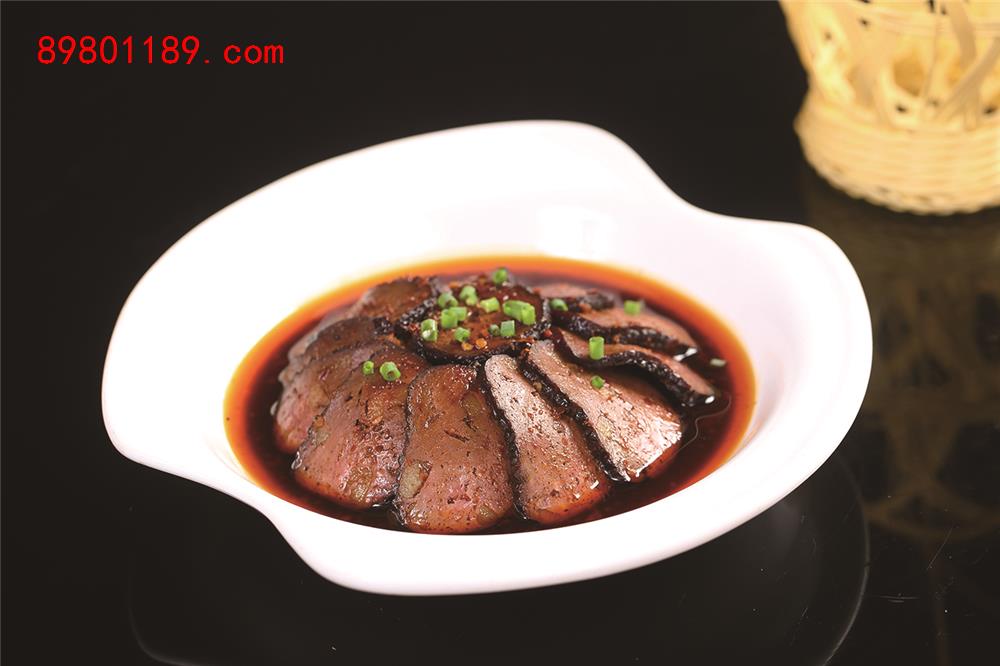 猪血丸子蒸腊肉
